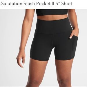 ATHLETA Salutation Stash Pocket all 5’ Short